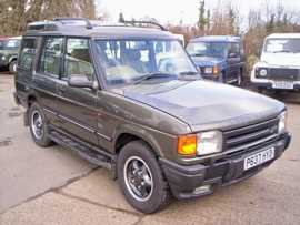Click on this photo of the Land Rover Discovery TDi ES Automatic TDi 7-Seater Auto Automatic to enlarge... for sale at Diesel Centre Staplehurst - if this photo is missing try refreshing the page if the photo still doesn't appear this vehicle might be already sold - click the home button if you found this page via a search engine